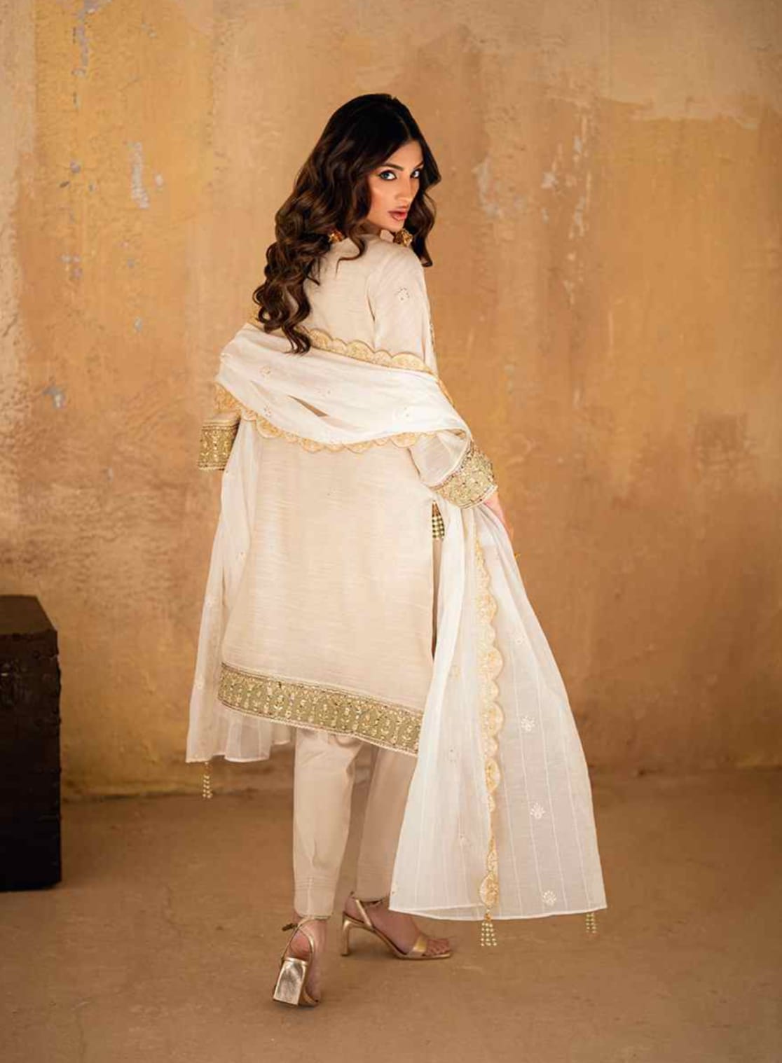 SALITEX EMBROIDERED 3 PC's